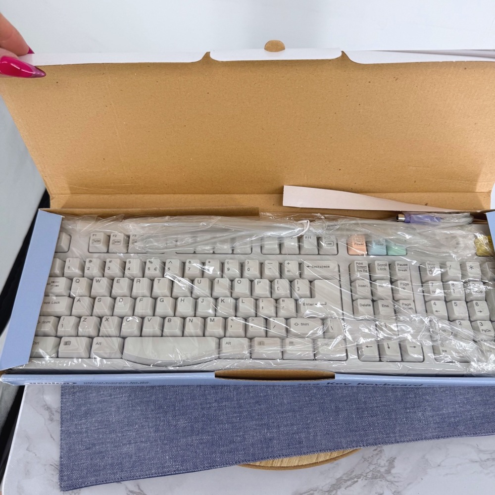 Genica Keyboard Vintage 109-Key Quiet Touch Hot Keys Windows 95/ 98/ NT 2000‎ ME - Picture 3 of 6
